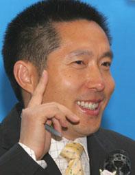 中央電視臺廣告經(jīng)濟(jì)信息中心主任、經(jīng)濟(jì)頻道總監(jiān)郭振璽