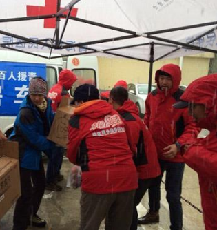 車(chē)內(nèi)乘客突發(fā)疾病駕駛員施援及時(shí)送醫(yī)