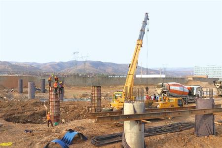 奏響春之曲 播灑新希望——平?jīng)鍪腥嬗行蛲七M復工復產(chǎn)