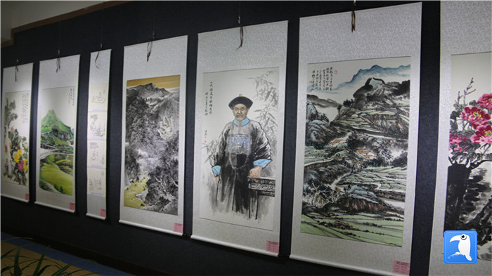 7月1日上午，定西市通渭縣紀(jì)委監(jiān)委舉辦“襄郡清風(fēng)·喜迎建黨99周年”廉政文化書(shū)畫(huà)展， 共同為黨的生日獻(xiàn)禮。_副本.jpg