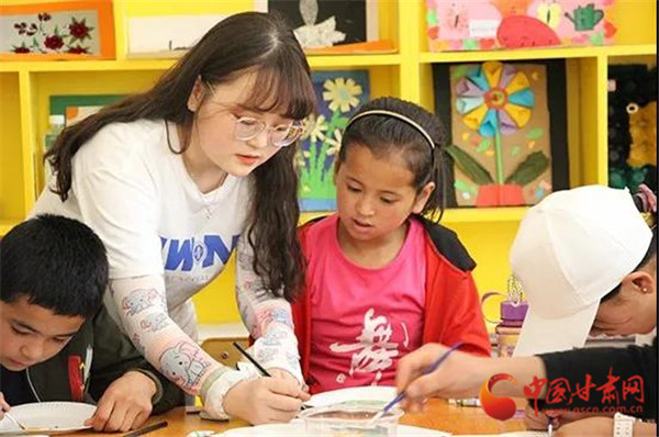 關(guān)愛(ài)山區(qū)的孩子 西北師大學(xué)子在東鄉(xiāng)、會(huì)寧開(kāi)展體育美育浸潤(rùn)行動(dòng)活動(dòng)