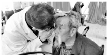 致敬時(shí)代楷?！瓣P(guān)愛八步沙林場大漠治沙人眼健康公益行動(dòng)”啟動(dòng)