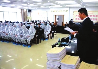 天水秦州區(qū)開(kāi)審18人涉惡案 被控涉嫌敲詐勒索、尋釁滋事、開(kāi)設(shè)賭場(chǎng)等