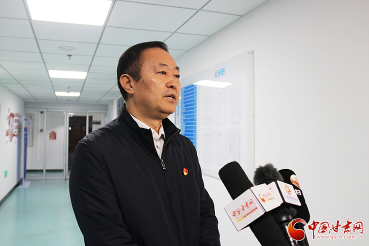 【擔(dān)使命 聚同心 促巨變 省直部門(mén)落實(shí)脫貧攻堅(jiān)責(zé)任工作紀(jì)實(shí)】甘肅省574.95萬(wàn)建檔立卡貧困人口實(shí)現(xiàn)醫(yī)保全覆蓋