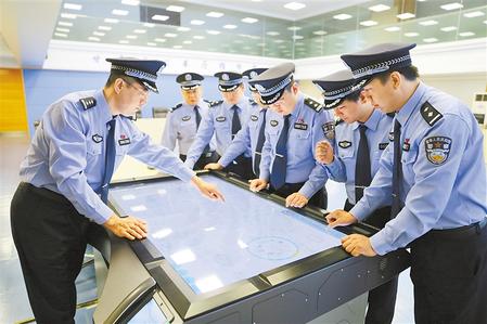 致敬！人民警察