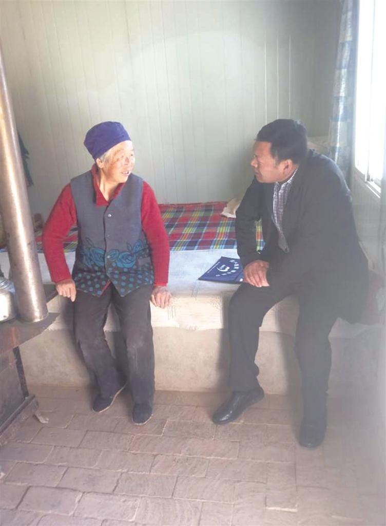 榆中縣扶貧開發(fā)辦公室黨組書記、主任王國福：建言獻策當(dāng)助手 沖鋒陷陣排頭兵