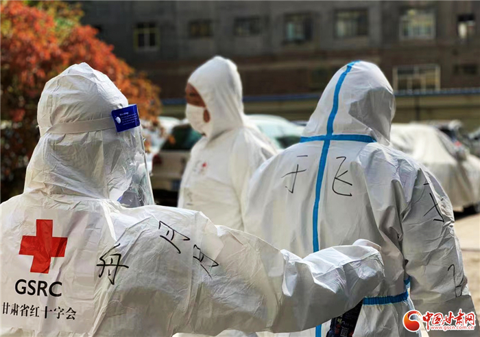 【甘快看·長(zhǎng)圖】致敬“最美逆行者” 請(qǐng)記住防疫一線(xiàn)上的“平凡面孔”