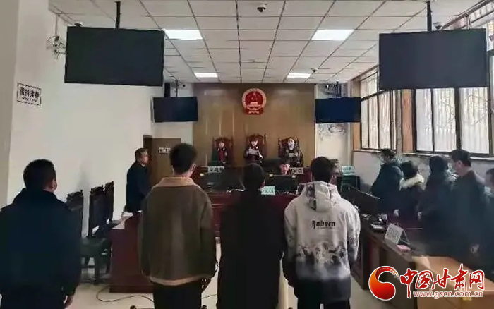 依法帶娃！甘肅省平?jīng)鍪邪l(fā)出首份《家庭教育令》