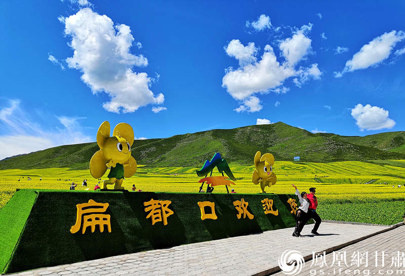 河西走廊張掖扁都口，古絲綢之路要道。王振武 攝