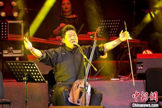 圖為樂隊(duì)主創(chuàng)巴依勒格。(資料圖) 受訪者供圖