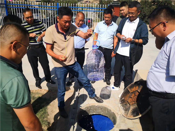 城關(guān)區(qū)作風建設(shè)督察組赴青白石污水處理站，檢查污水采樣情況。.jpg