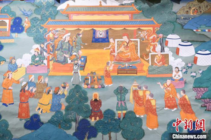 8月20日，在蘭州市博物館展出的大型歷史題材卷軸唐卡“涼州會(huì)盟”?！〈魑牟?攝