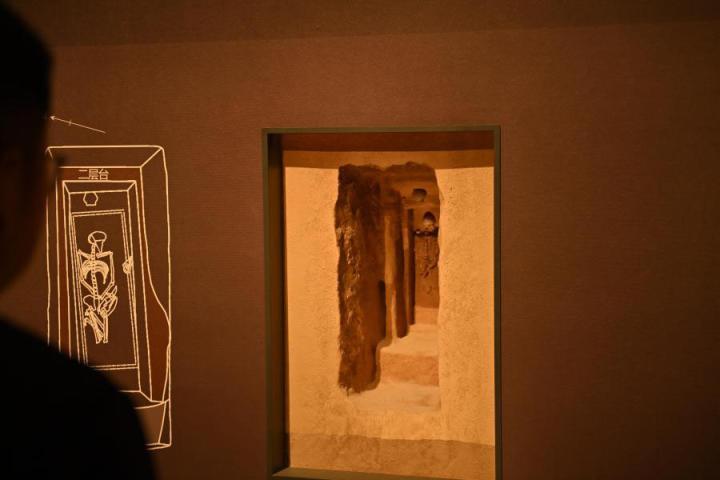 張家川縣馬家塬車輿博物館展陳的馬家塬遺址出土文物。李亞龍 攝