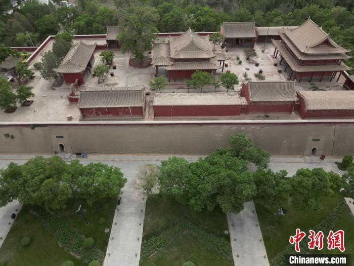 5月16日，航拍下的雷臺漢墓墓室入口。戴文昌　攝