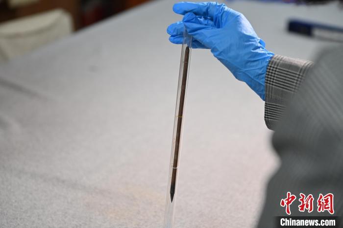 2024年5月7日，甘肅省博物館館藏國寶級文物“白馬作”毛筆。李亞龍　攝